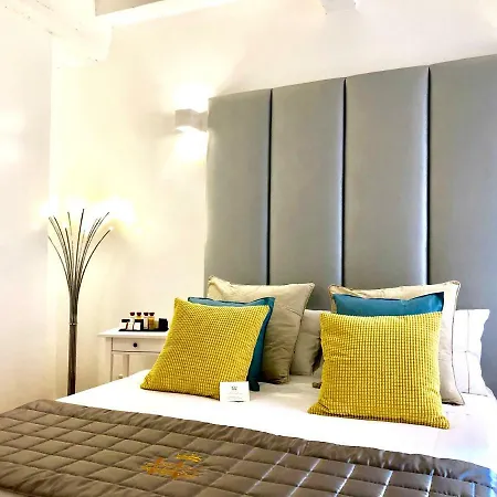 Heart Palace Fontana Di Trevi Рим